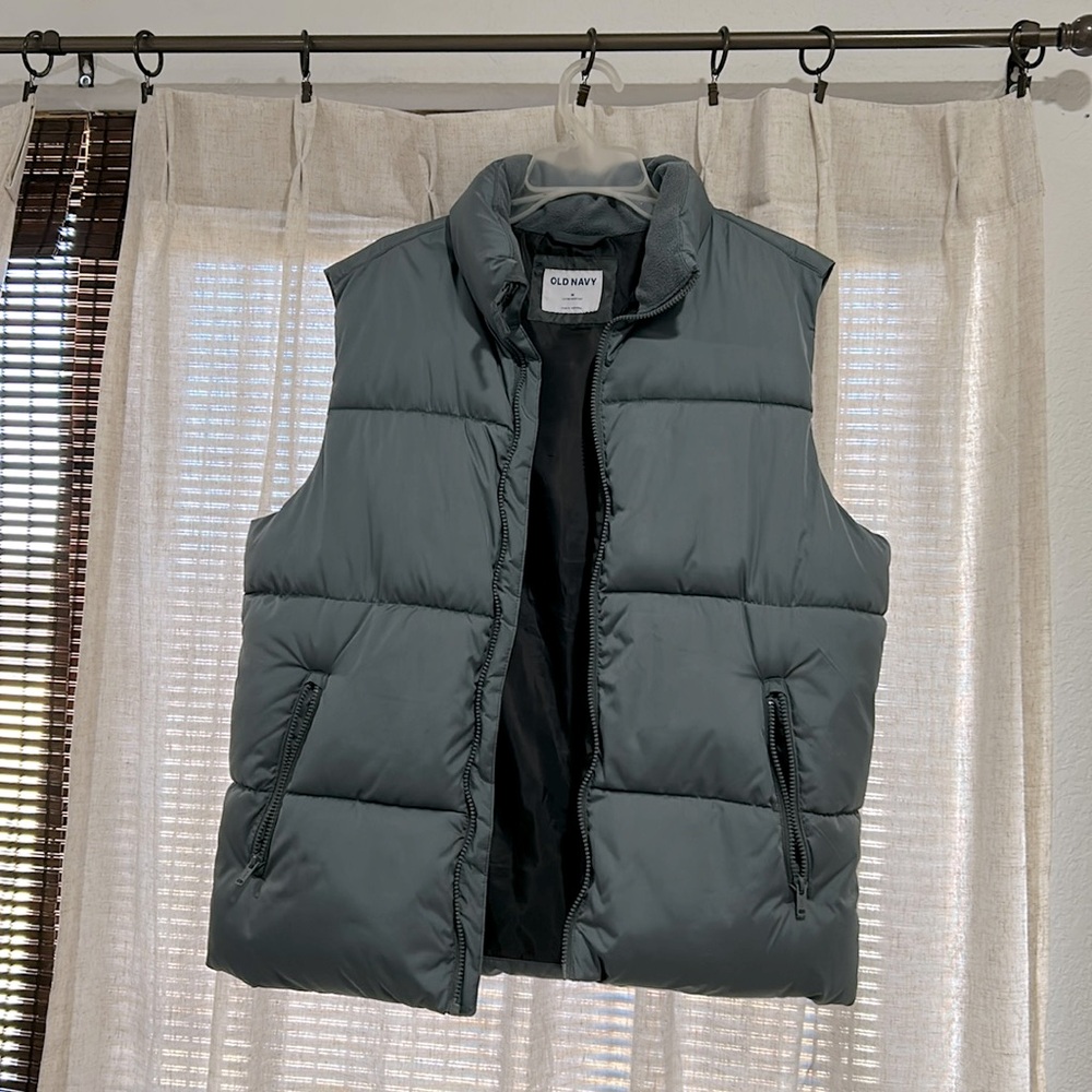 Old Navy women blue Puffer Vest medium